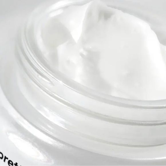 ⭐️Host Pick⭐️ 🆕 Saturday Skin: Pretty Pop Probiotic Power Whipped Cream - Picture 11 of 12